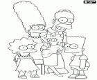 Un retrat familiar dels Simpsons. Tota la família Simpson. El pare de Homer, la mare, Madge i tres fills Bart, Lisa i Maggie